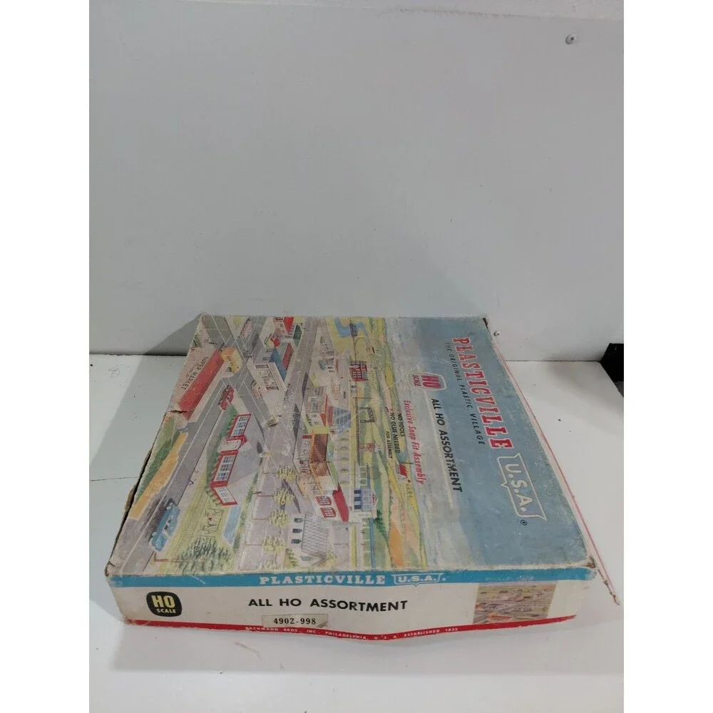 Plasticville 4902 HO Gauge Model Railroad Assortment Houses Church Station w/Box